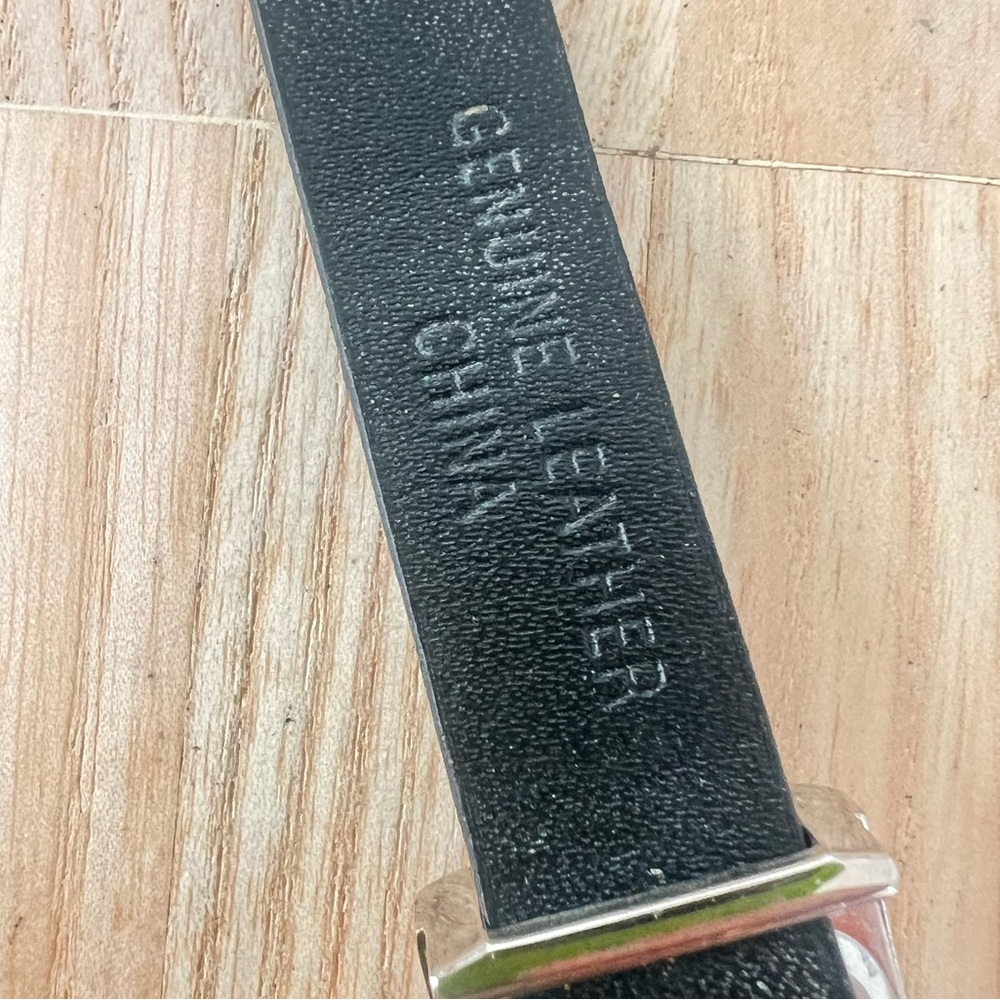 Vintage Givenchy ladies rectangle silver tone leather dress watch NEW BATTERY - Picture 7 of 10